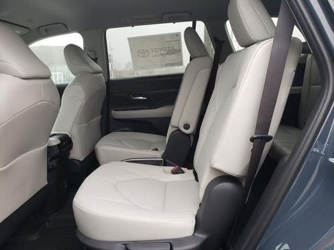 New 2026 Toyota Grand Highlander XLE image 12