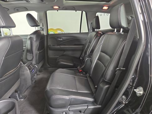 Used 2019 Honda Pilot Elite image 12
