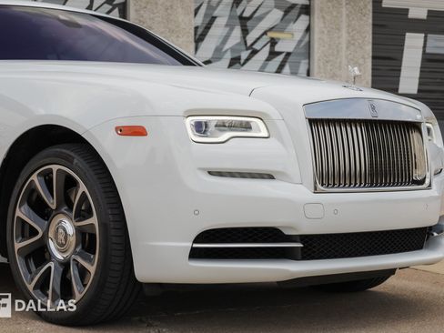 Used 2019 Rolls-Royce Wraith RWD image 2