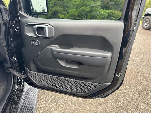 Used 2023 Jeep Wrangler Unlimited Sport AWD/4WD image 23
