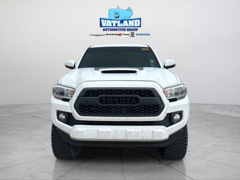 Used 2020 Toyota Tacoma TRD Sport AWD/4WD image 21