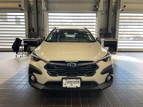 Used 2024 Subaru Crosstrek 2.0i Premium image 2