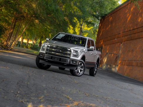 Used 2017 Ford F150 King Ranch w/ Equipment Group 601A Luxury AWD/4WD image 23