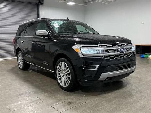 Certified 2022 Ford Expedition Platinum image 2