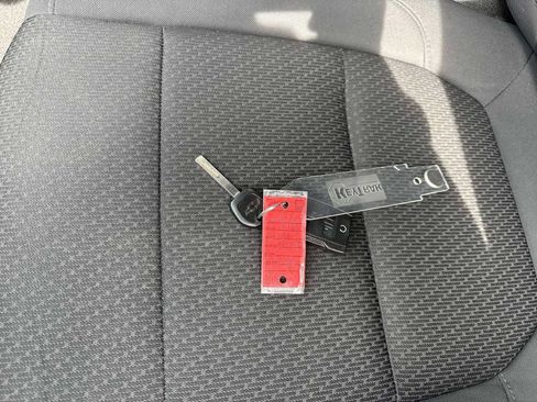 Used 2020 Chevrolet Silverado 1500 Custom w/ Custom Value Package image 32