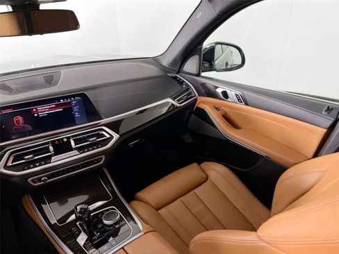 Used 2021 BMW X5 xDrive40i w/ Premium Package image 22