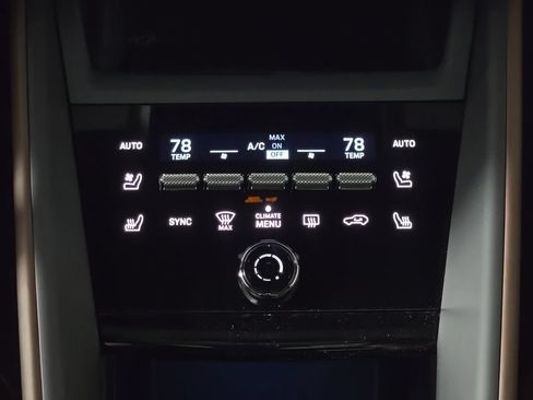 Certified 2026 Porsche Macan 4 Electric AWD/4WD image 25