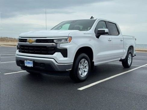 Used 2025 Chevrolet Silverado 1500 LT image 8
