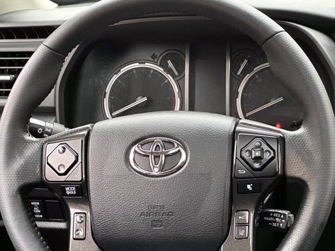 Used 2021 Toyota 4Runner Venture w/ Moonroof Package image 20