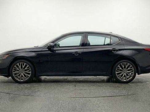 Used 2025 Nissan Altima 2.5 SV image 5