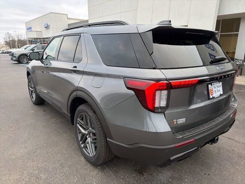 New 2026 Ford Explorer ST-Line w/ ST-Line Street Pack AWD/4WD image 3