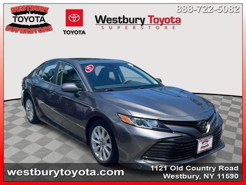Used 2019 Toyota Camry LE FWD image 1