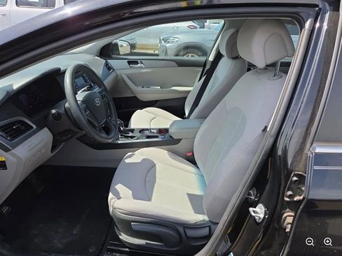 Used 2017 Hyundai Sonata SE w/ Cargo Package FWD image 8