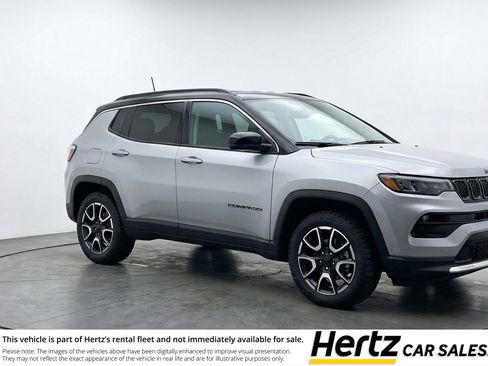 Used 2025 Jeep Compass Trailhawk AWD/4WD image 1