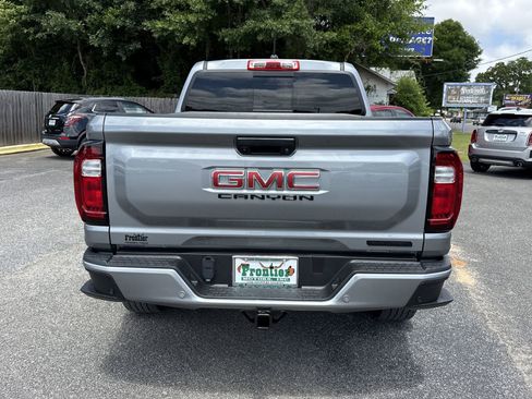 Used 2024 GMC Canyon Elevation w/ Elevation Premium Package AWD/4WD image 4