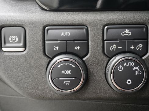 Used 2023 Chevrolet Silverado 1500 LT AWD/4WD image 21