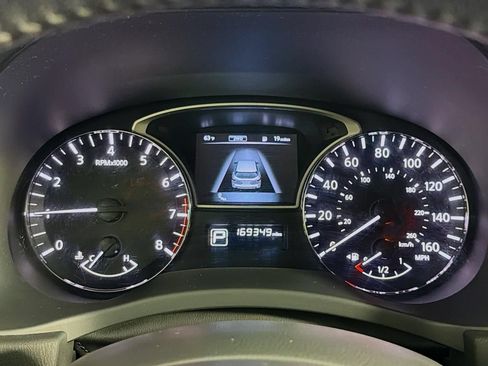 Used 2015 Nissan Pathfinder Platinum w/ Family Entertainment Package AWD/4WD image 47