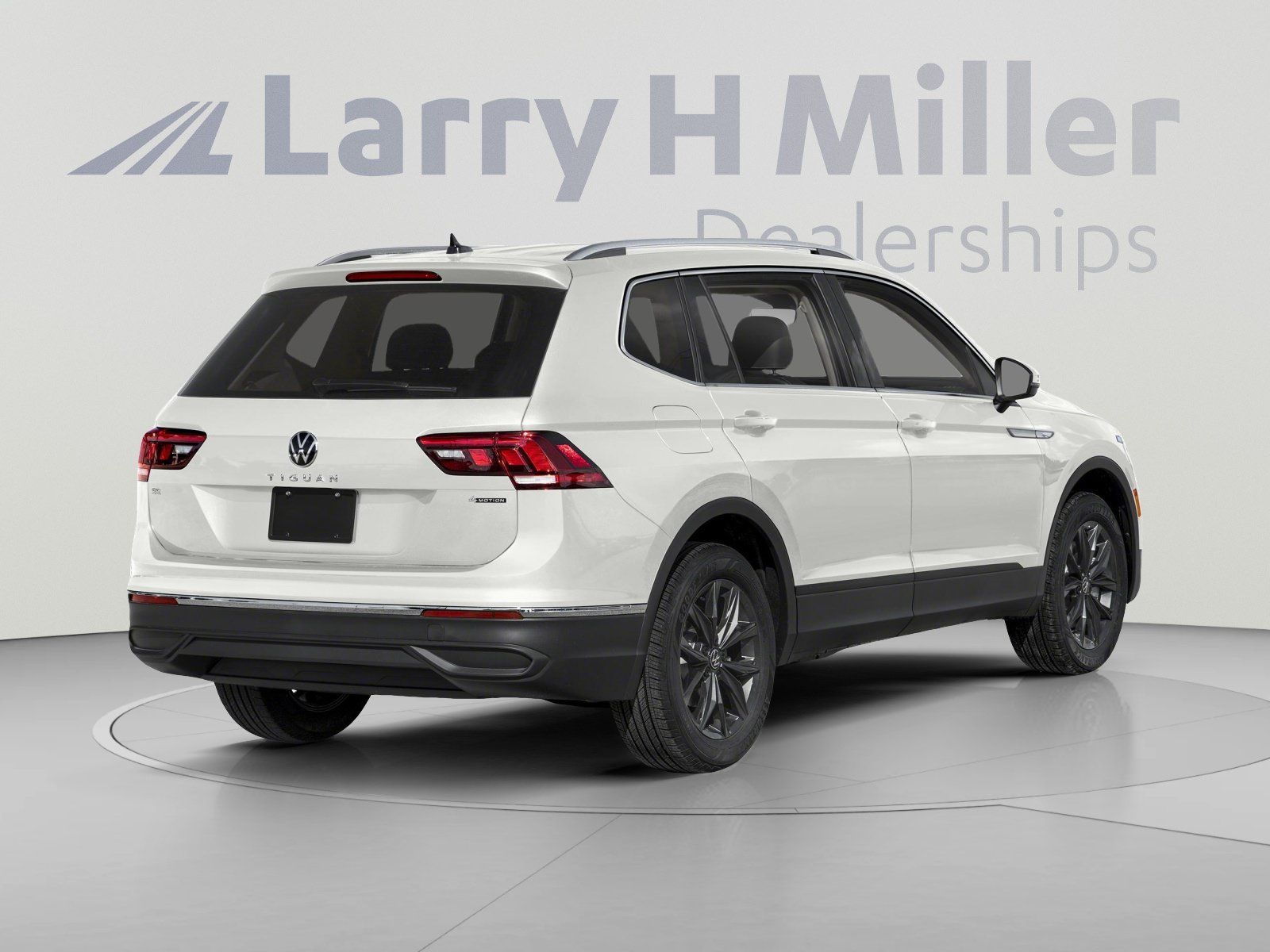 Used 2024 Volkswagen Tiguan Wolfsburg Edition AWD/4WD image 2
