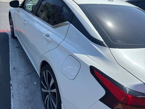 Used 2019 Nissan Altima 2.5 SR w/ SR Premium Package image 2