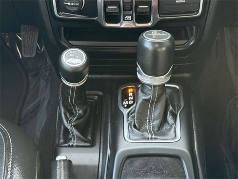 Used 2022 Jeep Gladiator Overland w/ Popular Equipment Package image 17