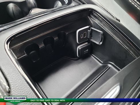 Used 2022 Chrysler Pacifica Limited w/ S Appearance Package image 19