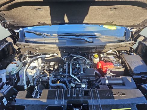 Certified 2025 Nissan Kicks SV image 29