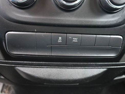 Used 2019 RAM 1500 Classic SLT image 23