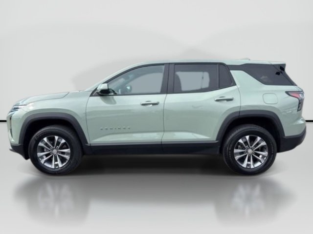 Used 2026 Chevrolet Equinox LT FWD image 2