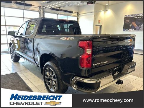 Used 2024 Chevrolet Silverado 1500 LT AWD/4WD image 5