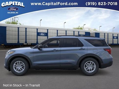 New 2026 Ford Explorer Active RWD image 3