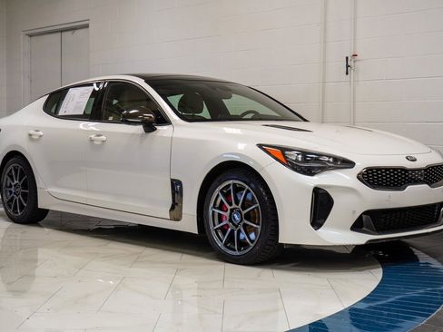 Used 2019 Kia Stinger GT2 image 5