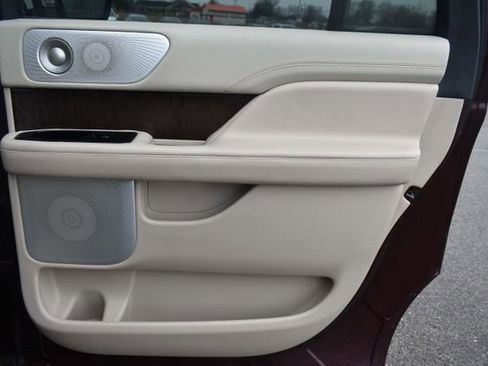 Used 2018 Lincoln Navigator L Reserve w/ Technology Package image 58