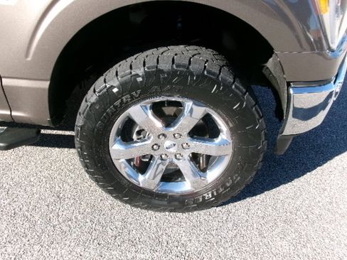 Used 2023 Ford F150 XLT w/ Equipment Group 302A High image 9