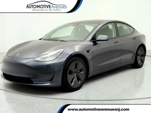 Used 2023 Tesla Model 3 Standard Range RWD image 1