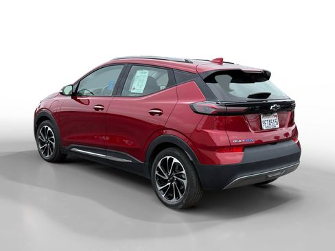 Used 2022 Chevrolet Bolt EUV Premier w/ Sun & Sound Package image 3