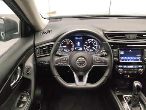 Used 2020 Nissan Rogue SV w/ Premium Package FWD image 22