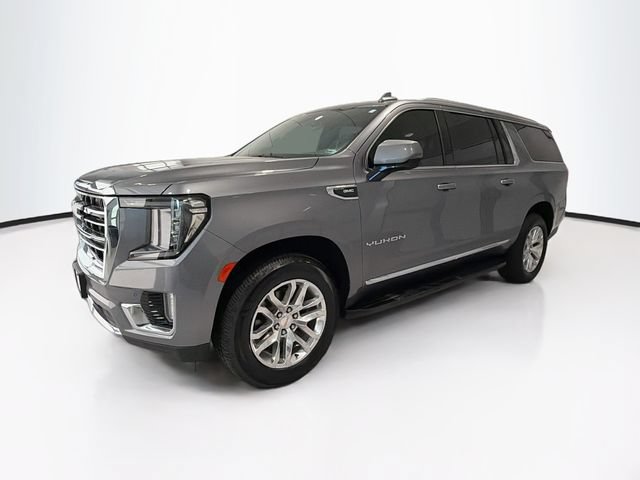 Certified 2022 GMC Yukon XL SLT w/ SLT Luxury Package AWD/4WD image 3