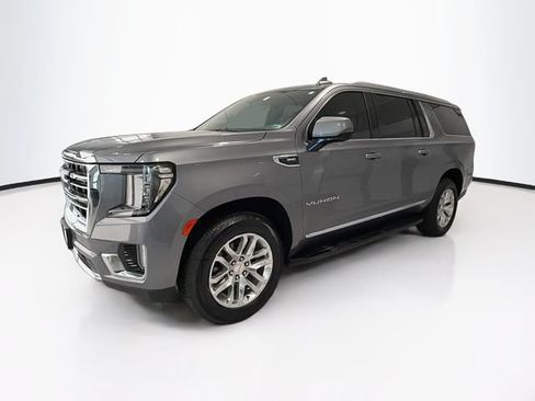 Certified 2022 GMC Yukon XL SLT w/ SLT Luxury Package AWD/4WD image 3