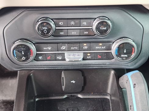 Used 2022 Ford Bronco Wildtrak AWD/4WD image 19