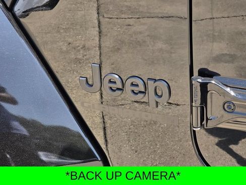 Used 2024 Jeep Gladiator Sport AWD/4WD image 11