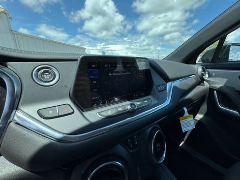 Used 2022 Chevrolet Blazer LT FWD image 26