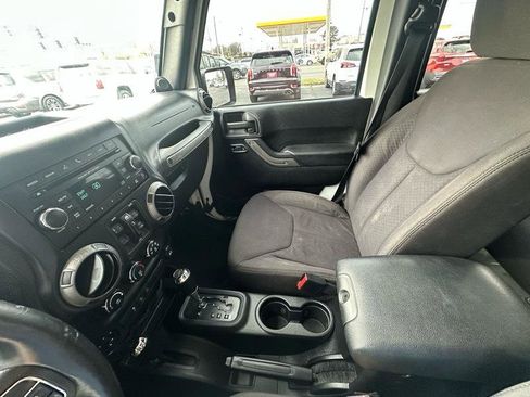 Used 2013 Jeep Wrangler Unlimited Sport image 20