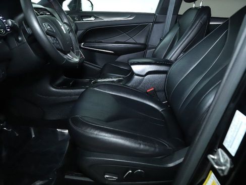 Used 2017 Lincoln MKC Premiere image 18