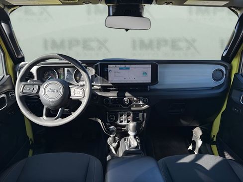 Used 2024 Jeep Wrangler Unlimited w/ Convenience Group image 11