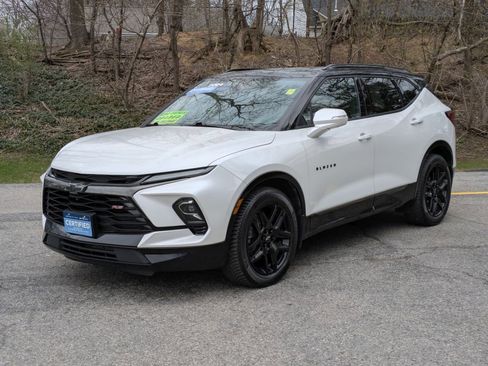 Certified 2024 Chevrolet Blazer RS w/ Driver Confidence II Package AWD/4WD image 3