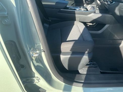 New 2026 Chevrolet Equinox LT image 32