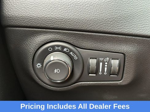 Used 2021 Jeep Compass Trailhawk AWD/4WD image 17