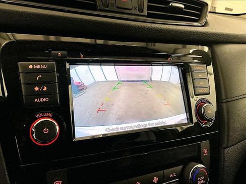 Used 2018 Nissan Rogue SV AWD/4WD image 20