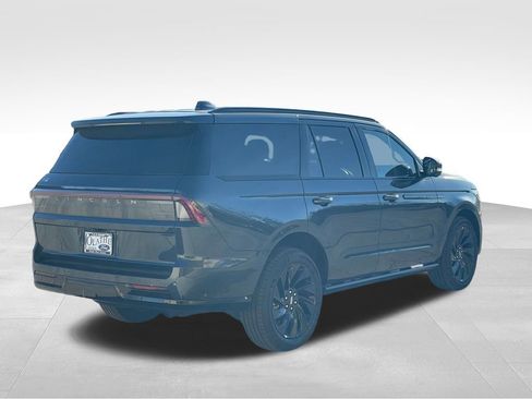 New 2025 Lincoln Navigator Reserve w/ Jet Appearance Package image 5