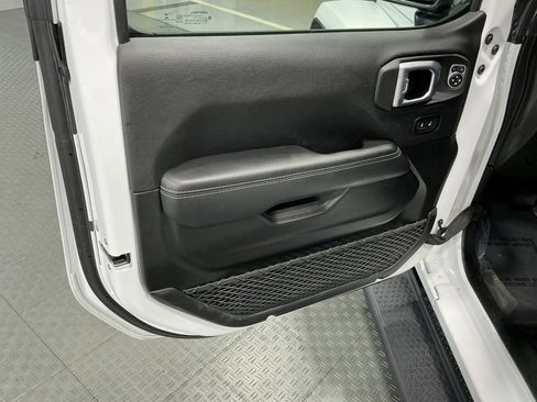 Used 2022 Jeep Wrangler Unlimited Sahara w/ Cold Weather Group image 36